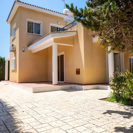 Katerina, Private Pool, Garden & 3 Ensuite Bedrooms Villa Pégeia