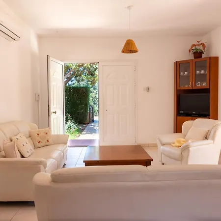 Katerina, Private Pool, Garden & 3 Ensuite Bedrooms Villa *