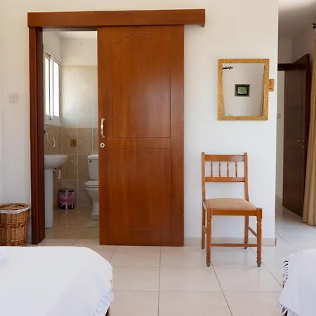 Villa Katerina, Private Pool, Garden & 3 Ensuite Bedrooms