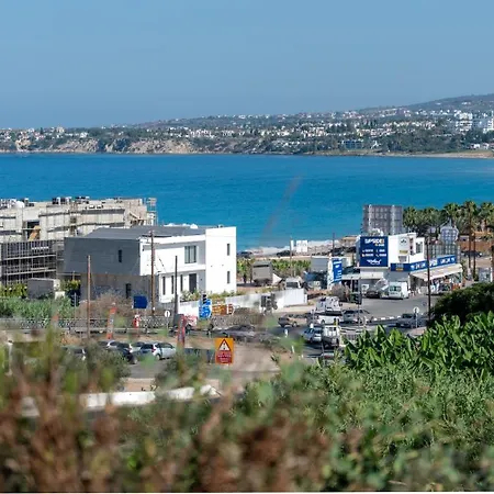 Katerina, Private Pool, Garden & 3 Ensuite Bedrooms * Peyia