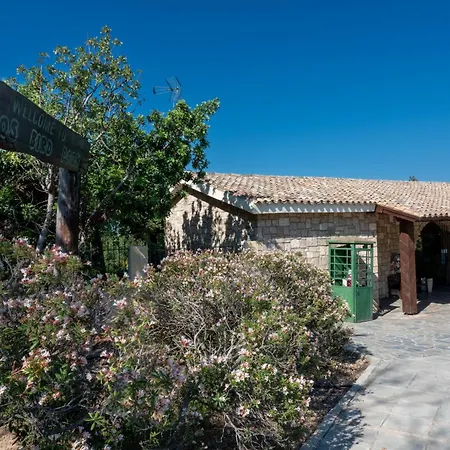 Katerina, Private Pool, Garden & 3 Ensuite Bedrooms