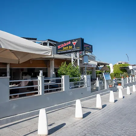 Katerina, Private Pool, Garden & 3 Ensuite Bedrooms Villa *