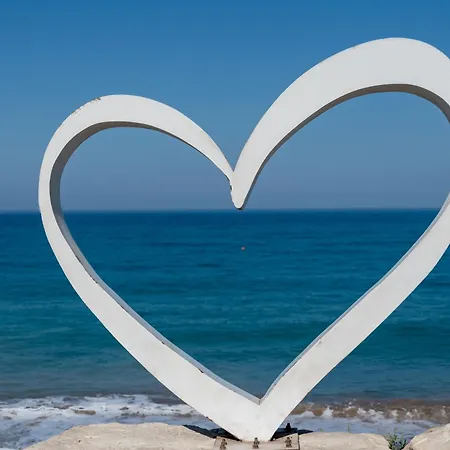 Katerina, Private Pool, Garden & 3 Ensuite Bedrooms Peyia