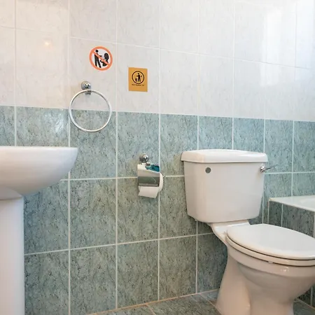 Katerina, Private Pool, Garden & 3 Ensuite Bedrooms *