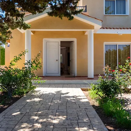 Katerina, Private Pool, Garden & 3 Ensuite Bedrooms Villa *