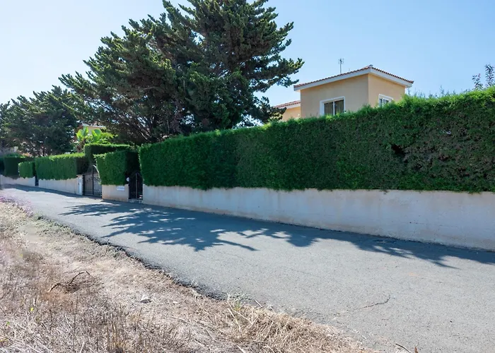 Katerina, Private Pool, Garden & 3 Ensuite Bedrooms Vila Pegeia