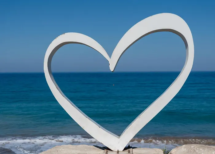 Katerina, Private Pool, Garden & 3 Ensuite Bedrooms Pegeia