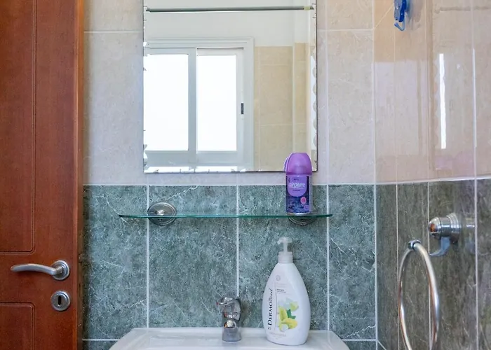 Vila Katerina, Private Pool, Garden & 3 Ensuite Bedrooms Pegeia