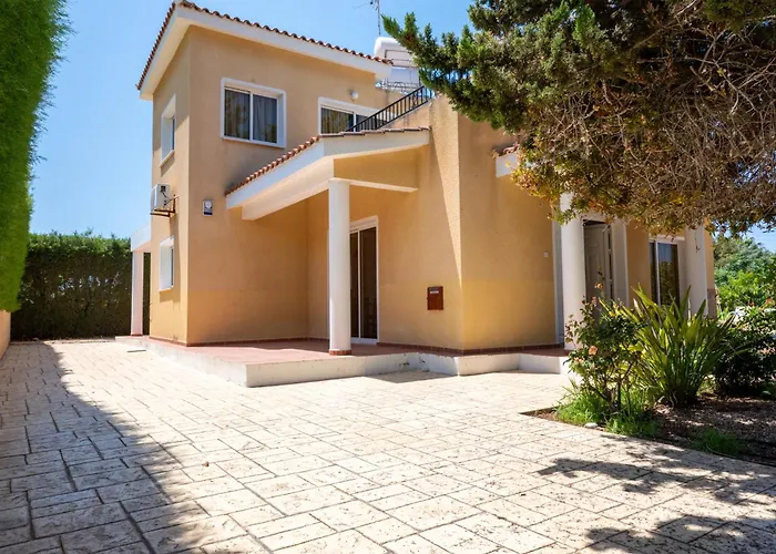Katerina, Private Pool, Garden & 3 Ensuite Bedrooms Villa Peyia