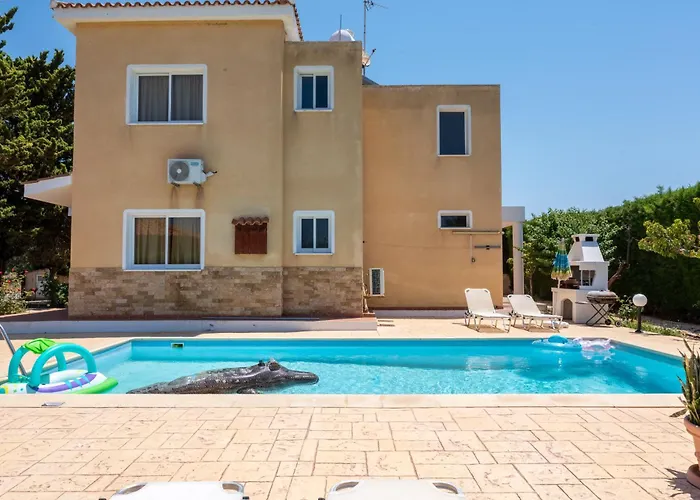 Vila Katerina, Private Pool, Garden & 3 Ensuite Bedrooms *